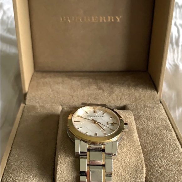 Burberry Watch - Picture 1 of 3